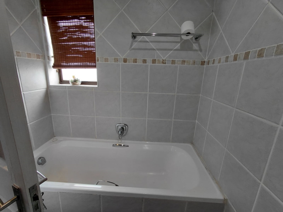 3 Bedroom Property for Sale in Jeffreys Bay Central Eastern Cape